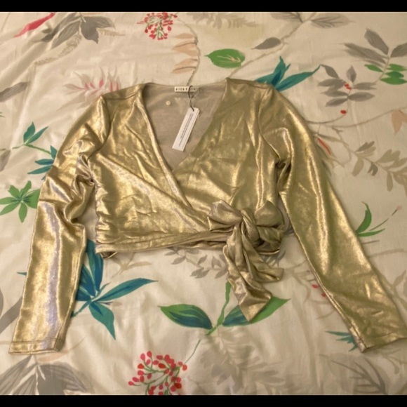Alice+Olivia Nya Metallic Wrap Cropped Top - Picture 4 of 6